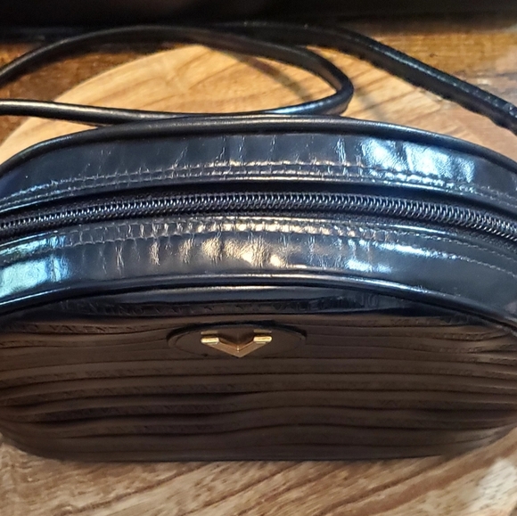 Valentino Black Crossbody Bag with Gold Logo and Textured Material - Picture 2 of 7